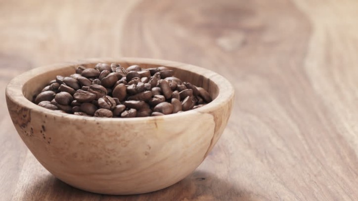 A cup to measure the beans